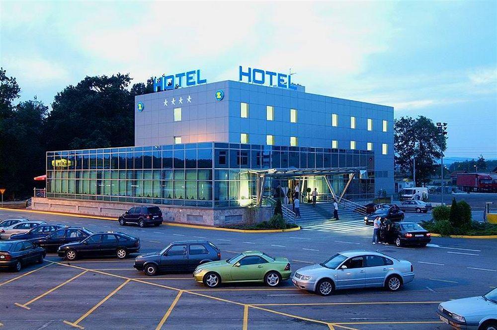 Hotel Zovko Zagreb Sesvete Exterior foto